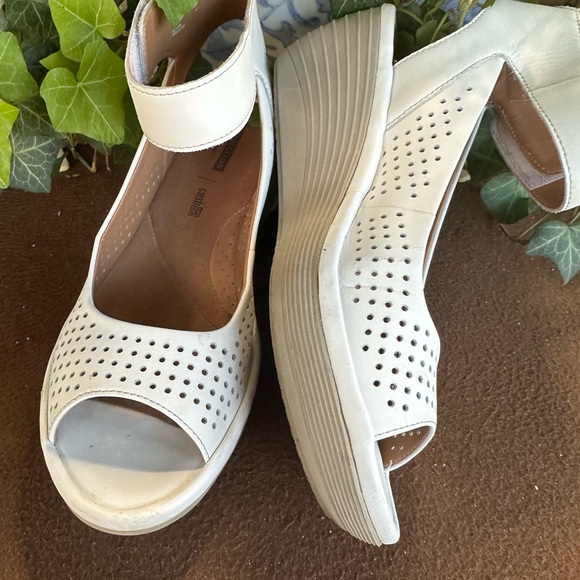 Clarks Collection women’s Reedly Salene wedge sandals - Picture 5 of 10